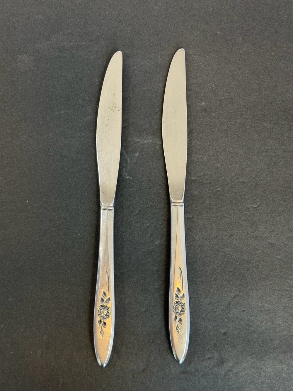 Oneida Community Stainless - Rose Shadow - Hollow Handle Dinner Knives (2)